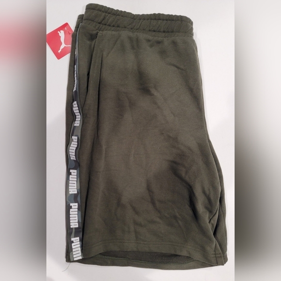 Olive Puma Shorts Mens XXL - Picture 2 of 4